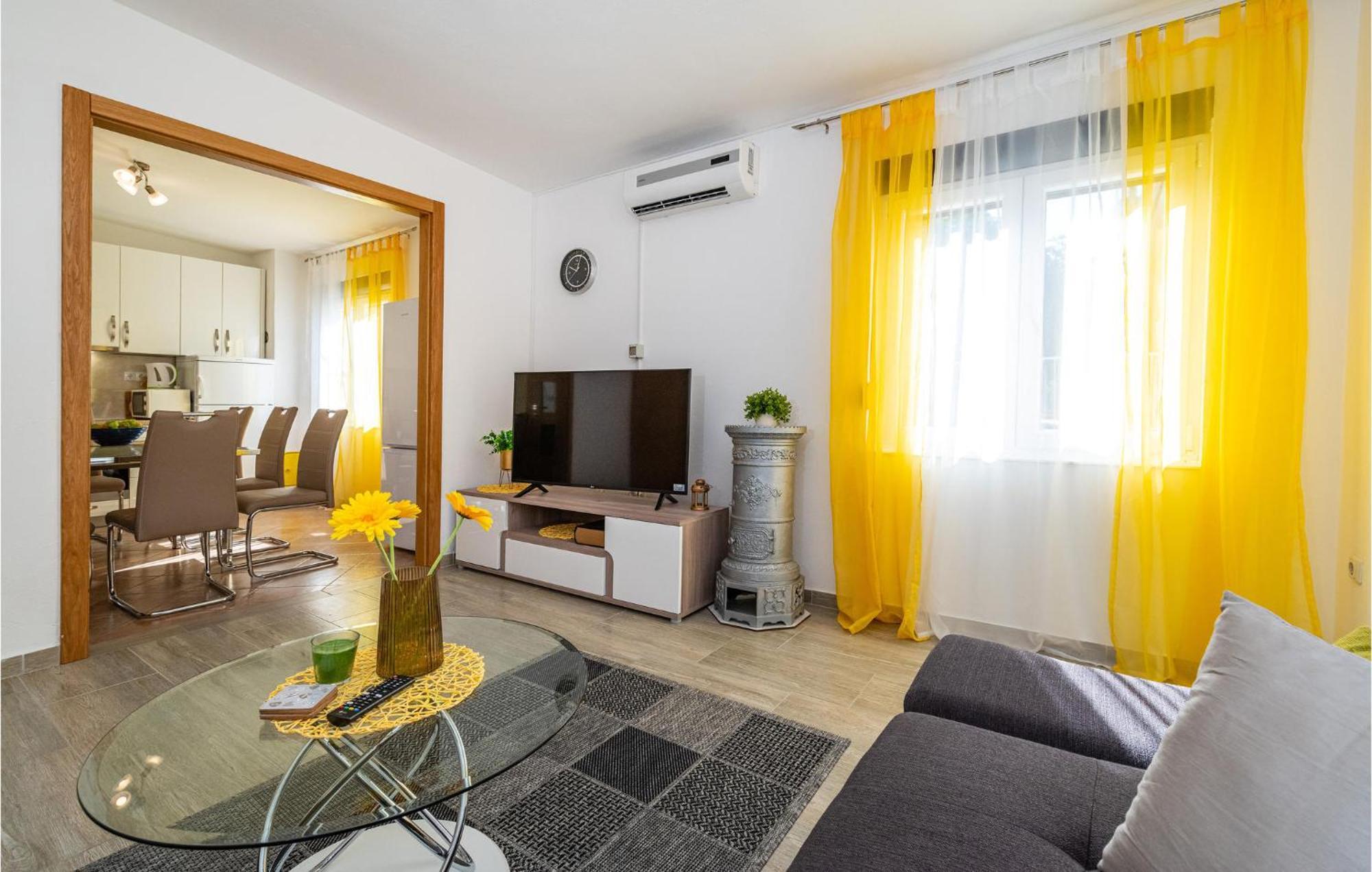 Beautiful Home In Rovanjska With Wifi Bagian luar foto